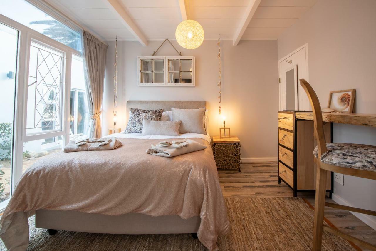 SALT Boutique Guesthouse Bloubergstrand Extérieur photo