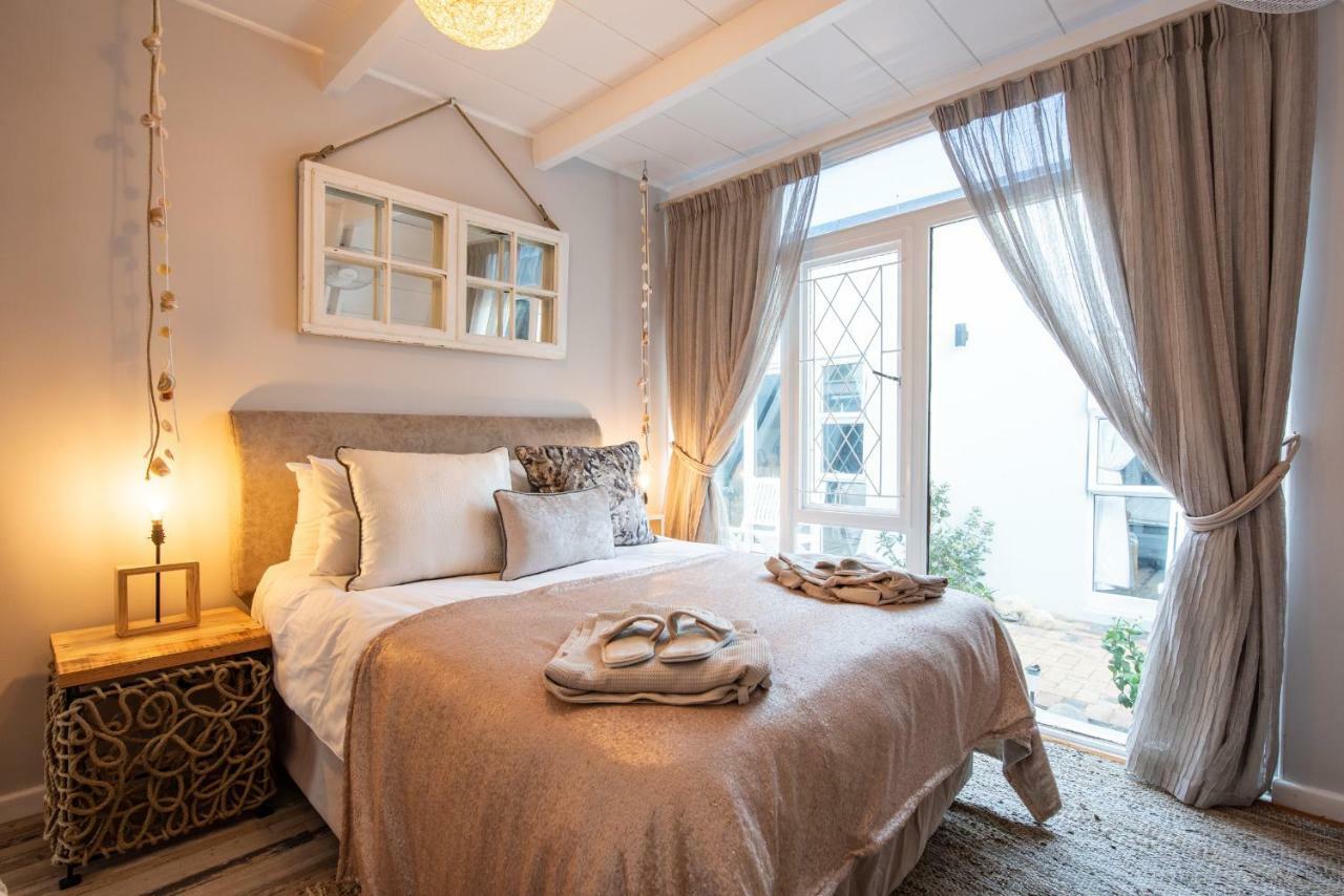 SALT Boutique Guesthouse Bloubergstrand Extérieur photo