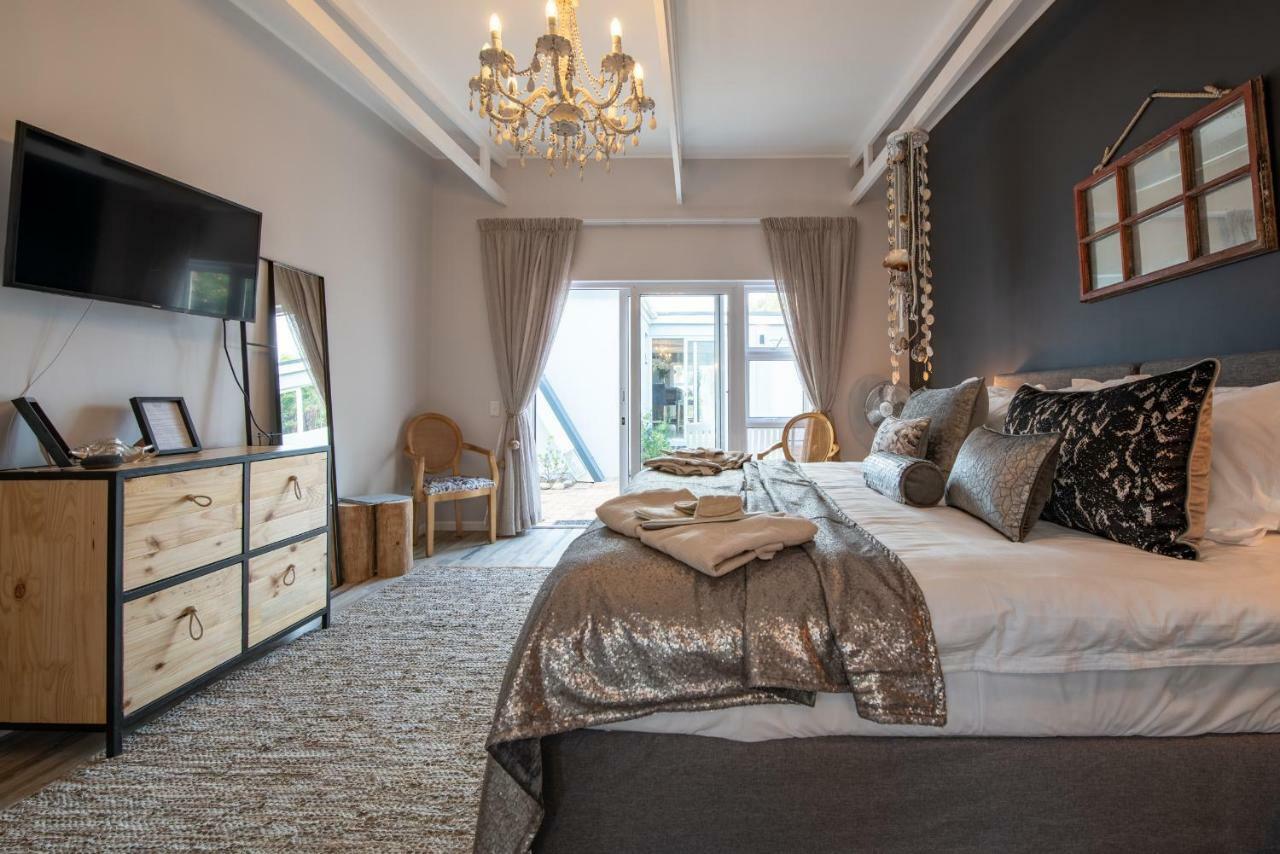SALT Boutique Guesthouse Bloubergstrand Extérieur photo