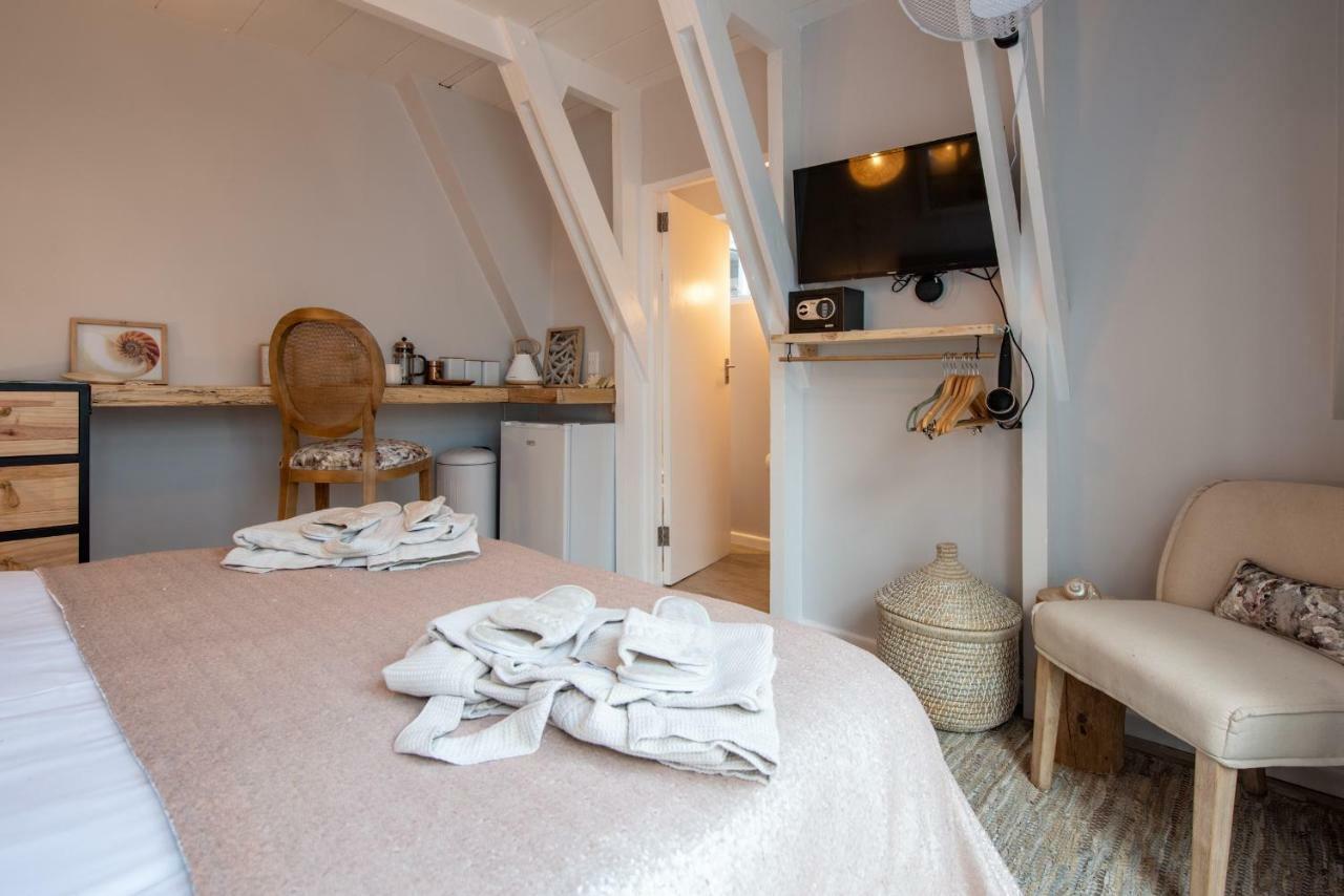 SALT Boutique Guesthouse Bloubergstrand Extérieur photo