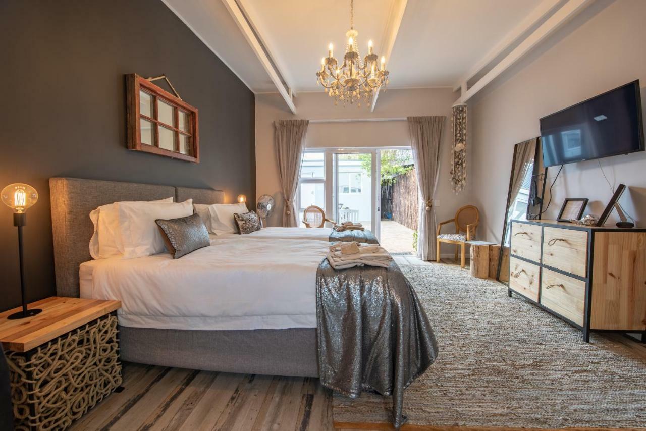 SALT Boutique Guesthouse Bloubergstrand Extérieur photo