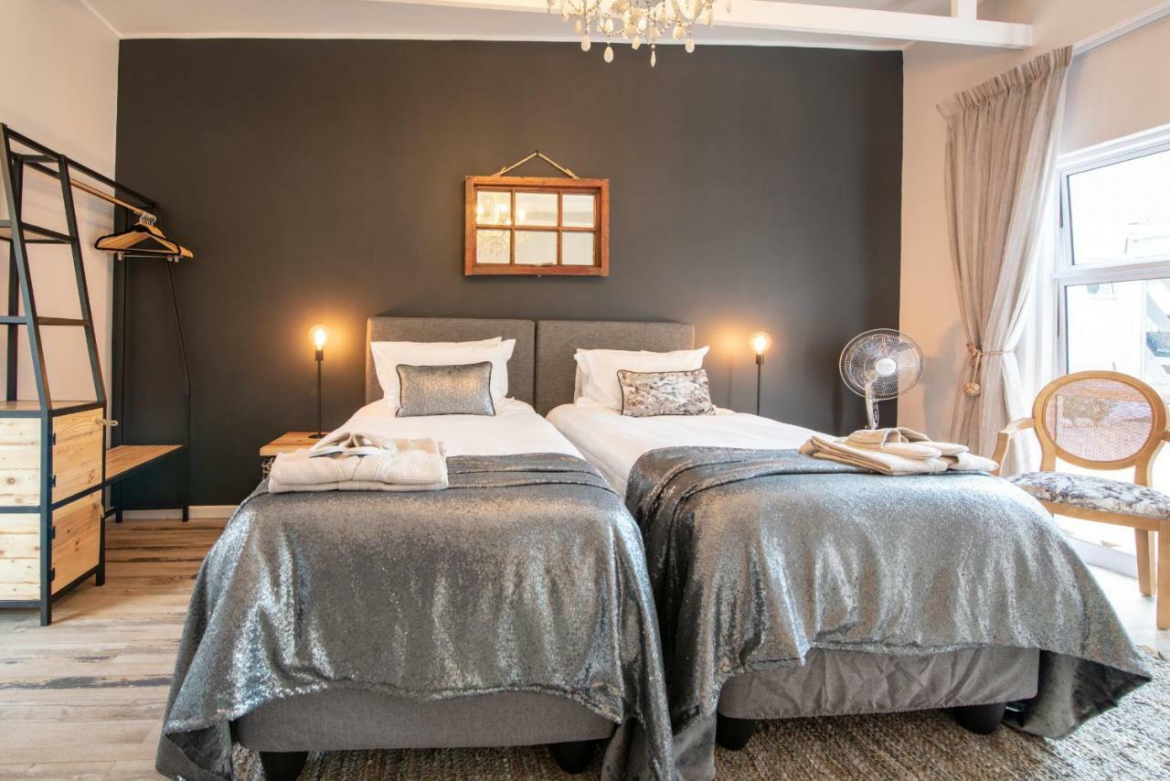 SALT Boutique Guesthouse Bloubergstrand Extérieur photo