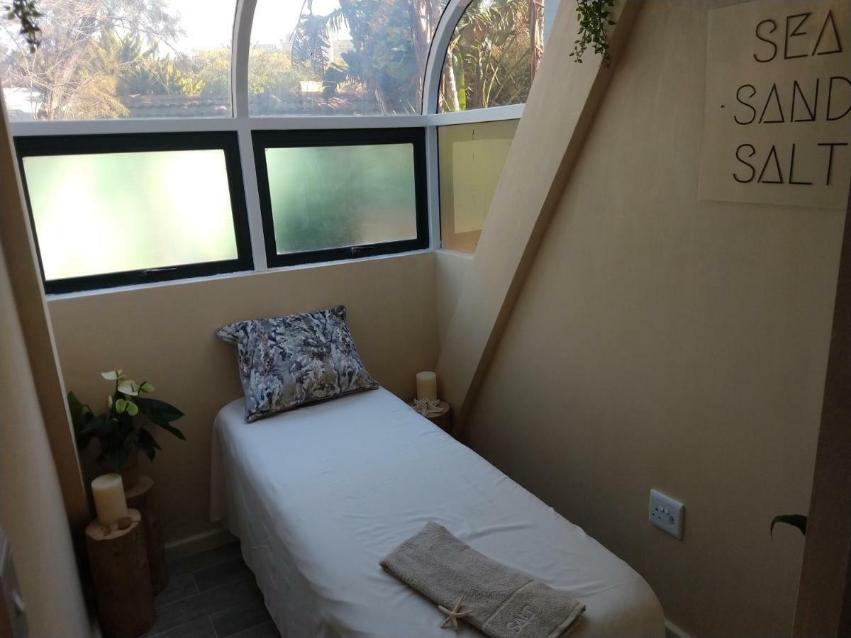 SALT Boutique Guesthouse Bloubergstrand Extérieur photo